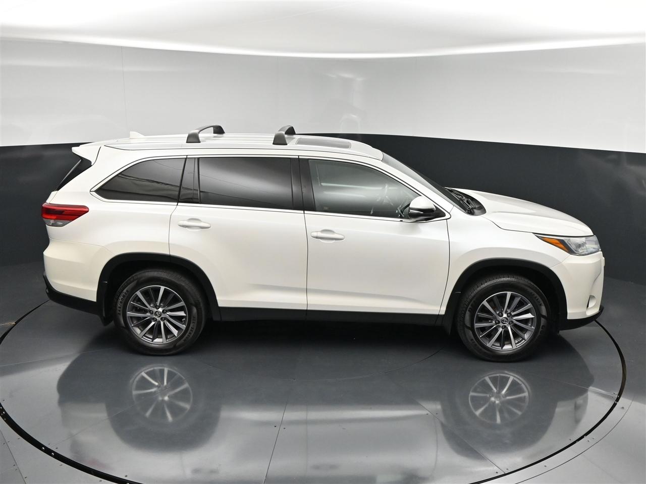 Toyota Highlander XLE AWD V6 2019