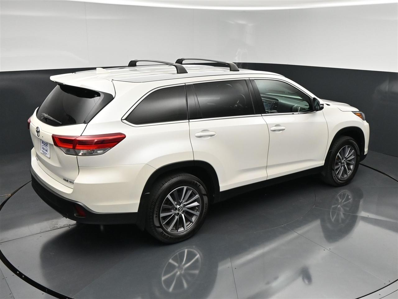 Toyota Highlander XLE AWD V6 2019