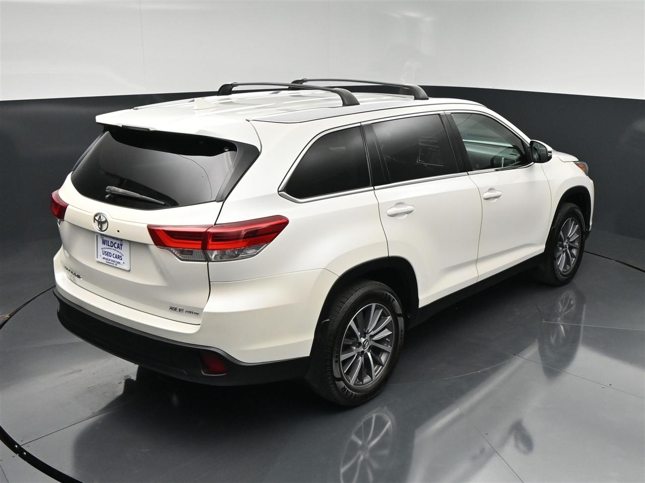 Toyota Highlander XLE AWD V6 2019