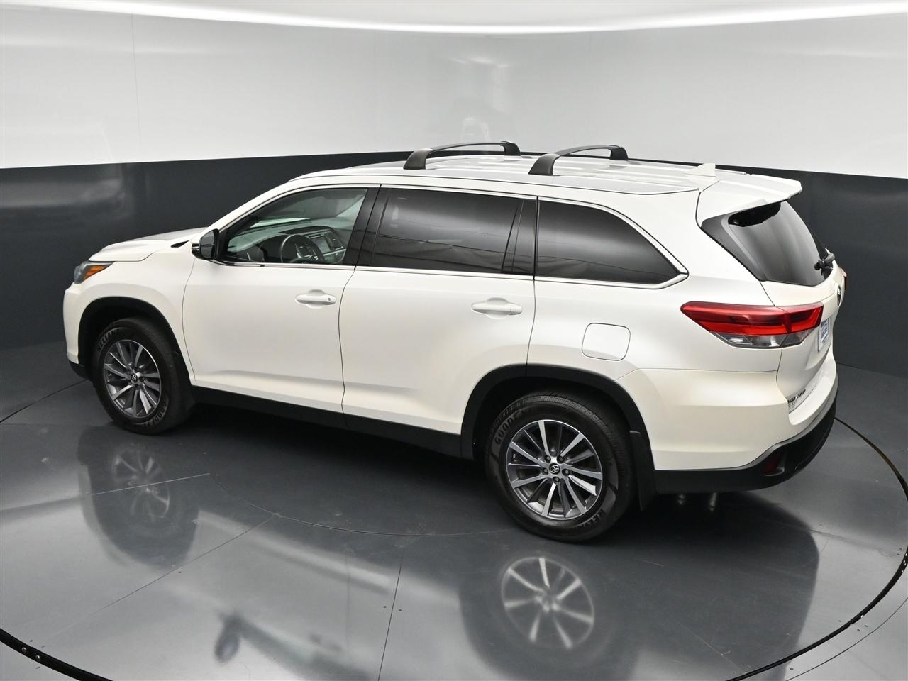 Toyota Highlander XLE AWD V6 2019