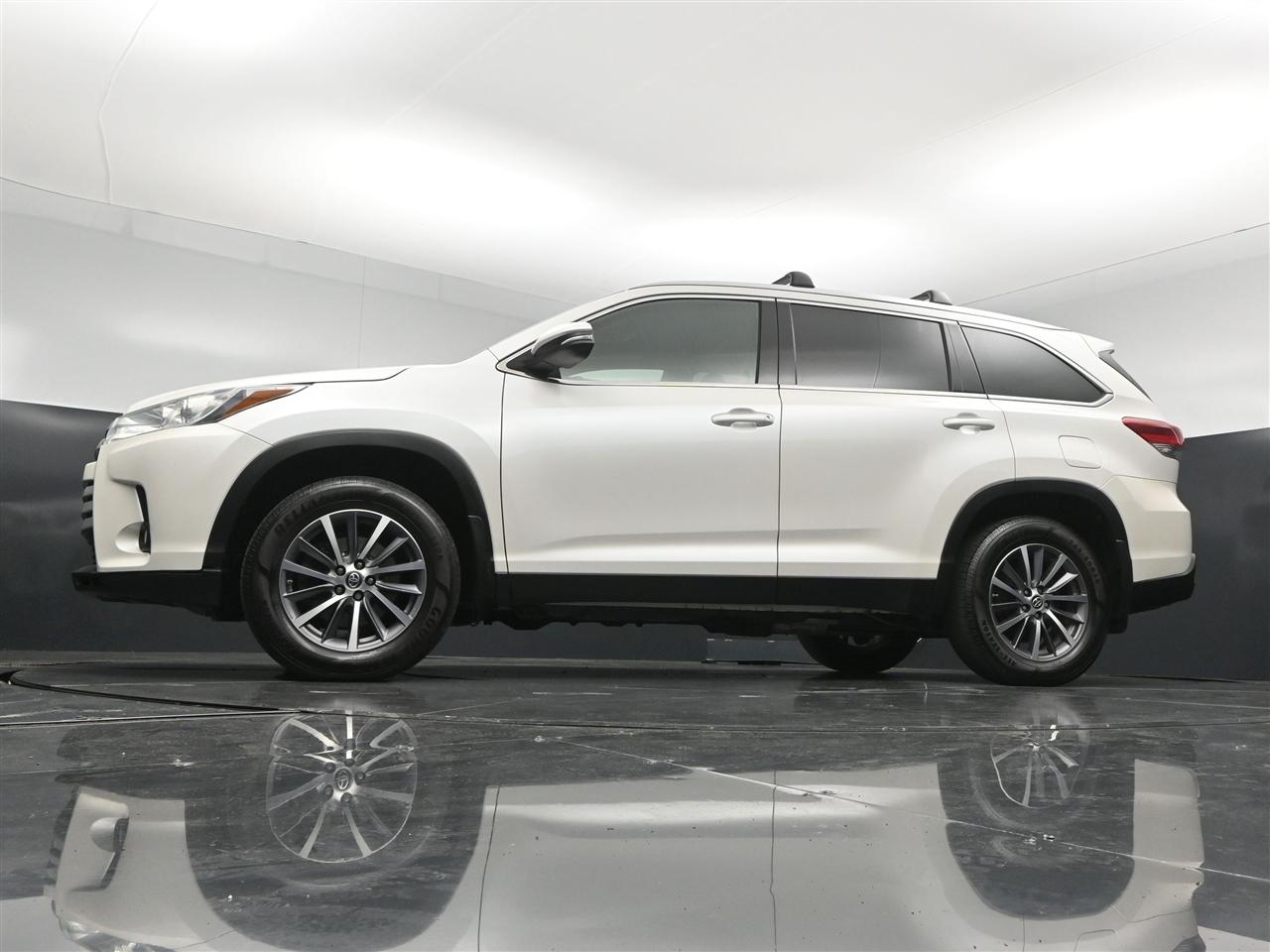 Toyota Highlander XLE AWD V6 2019