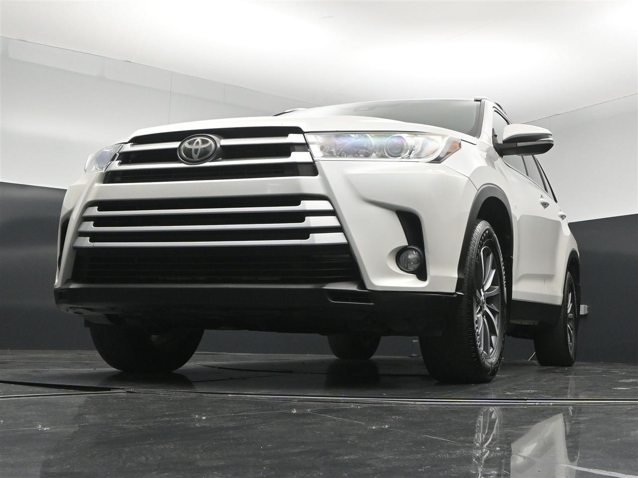 Toyota Highlander XLE AWD V6 2019