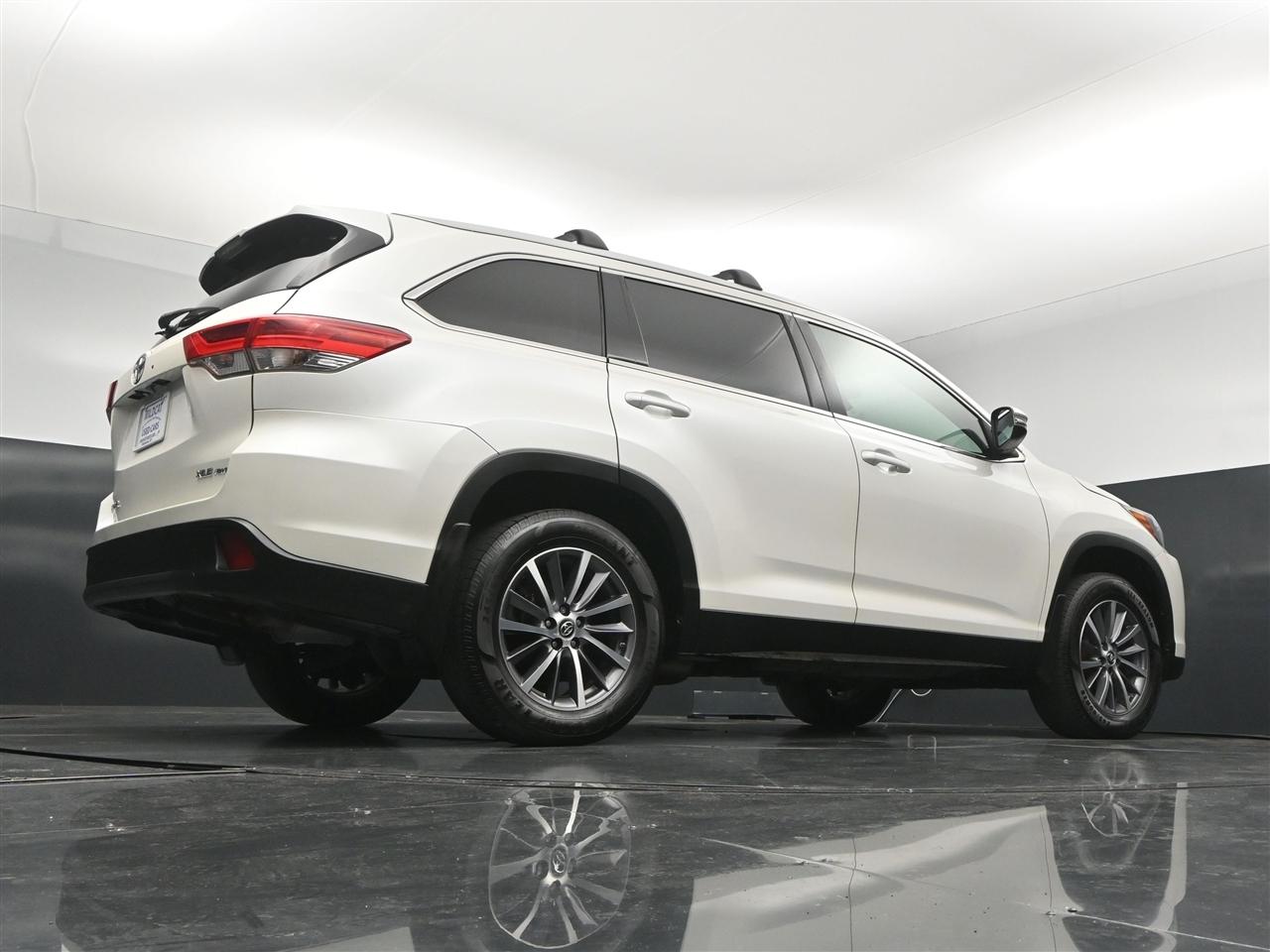 Toyota Highlander XLE AWD V6 2019