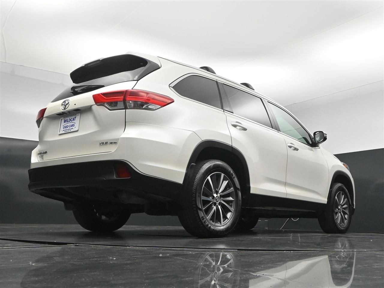 Toyota Highlander XLE AWD V6 2019
