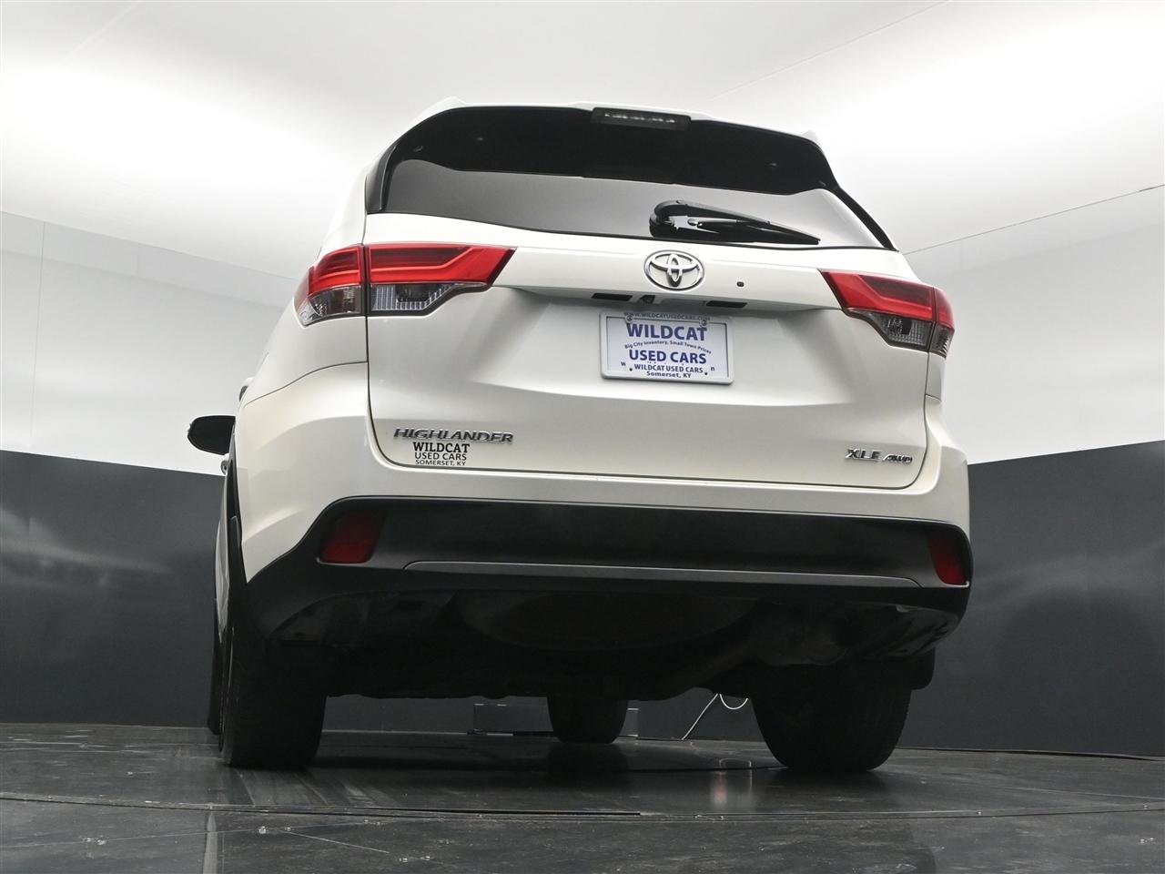 Toyota Highlander XLE AWD V6 2019