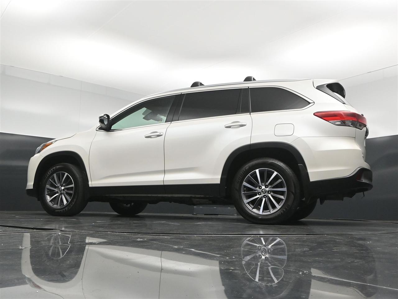 Toyota Highlander XLE AWD V6 2019