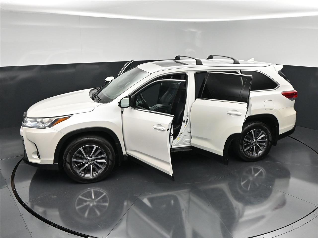 Toyota Highlander XLE AWD V6 2019