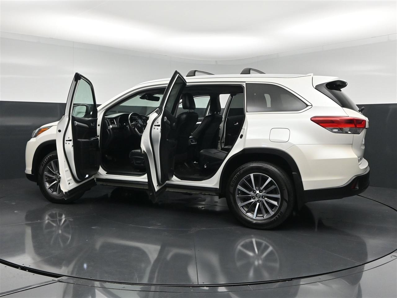 Toyota Highlander XLE AWD V6 2019