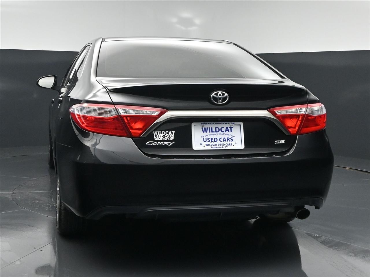 Toyota Camry SE 2017