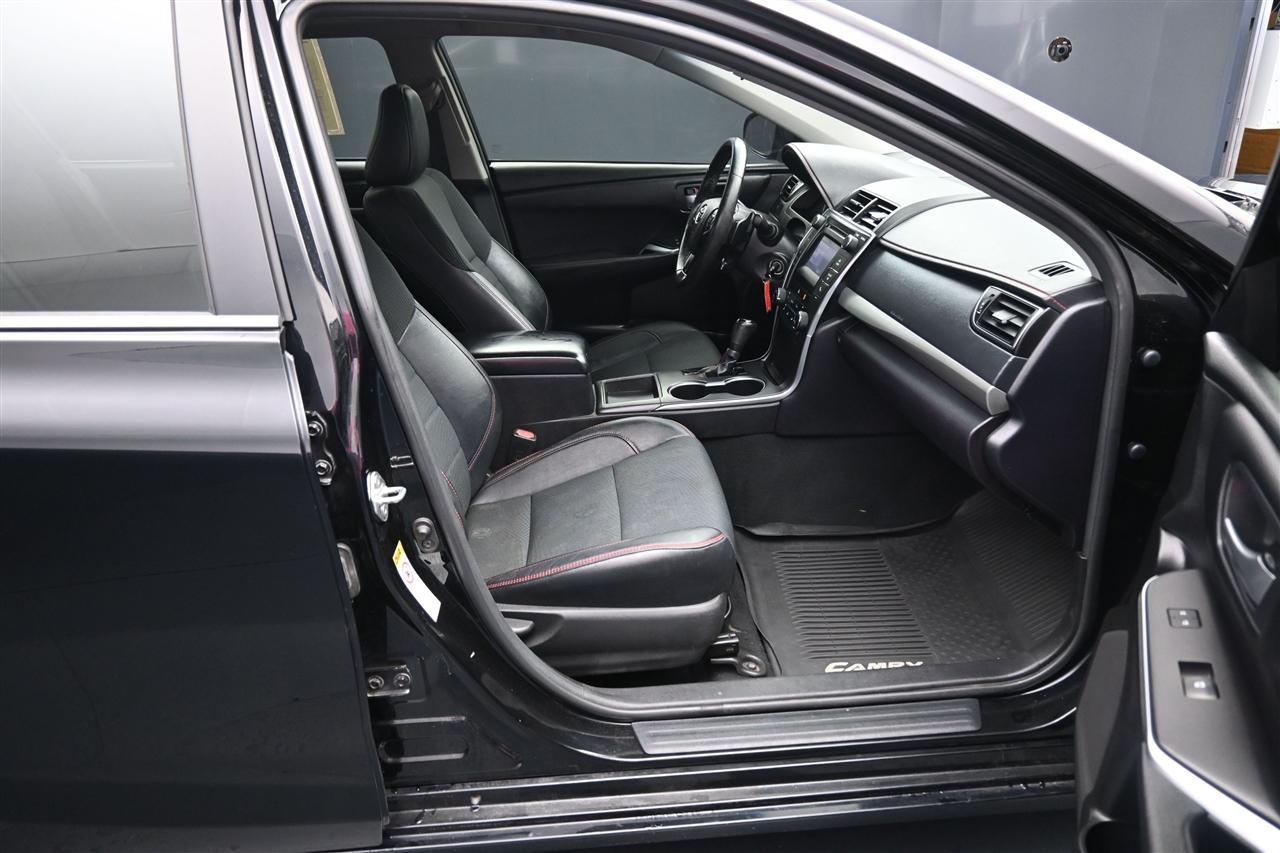 Toyota Camry SE 2017