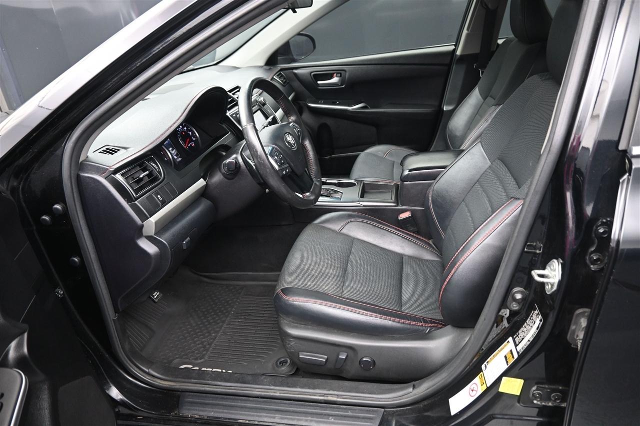 Toyota Camry SE 2017