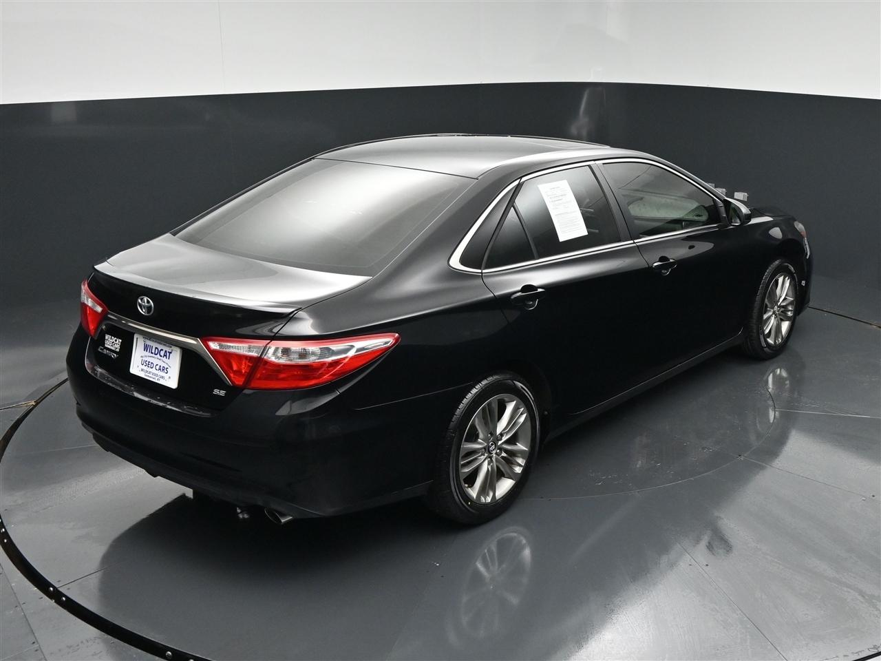Toyota Camry SE 2017