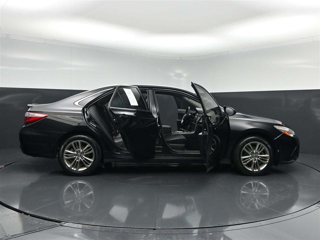 Toyota Camry SE 2017