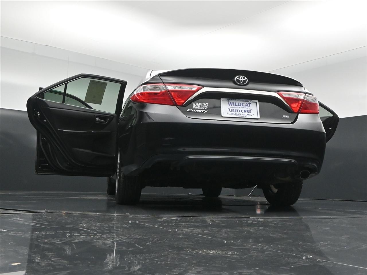 Toyota Camry SE 2017