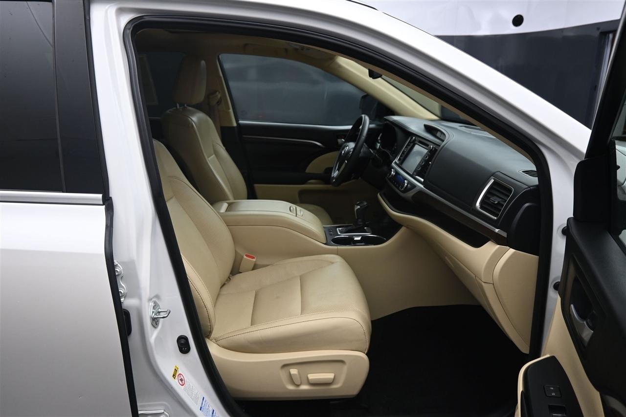 Toyota Highlander Limited AWD V6 2016