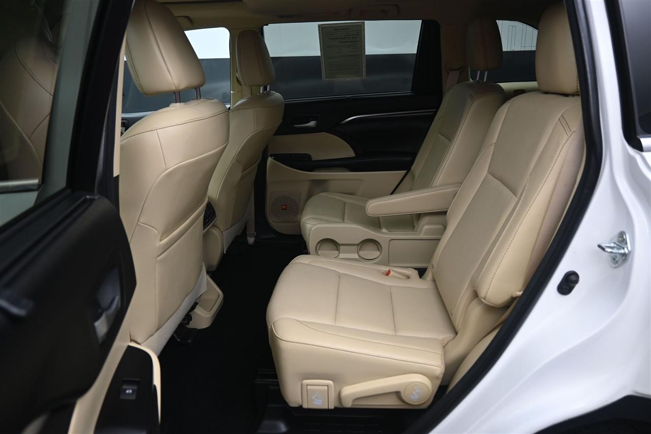 Toyota Highlander Limited AWD V6 2016