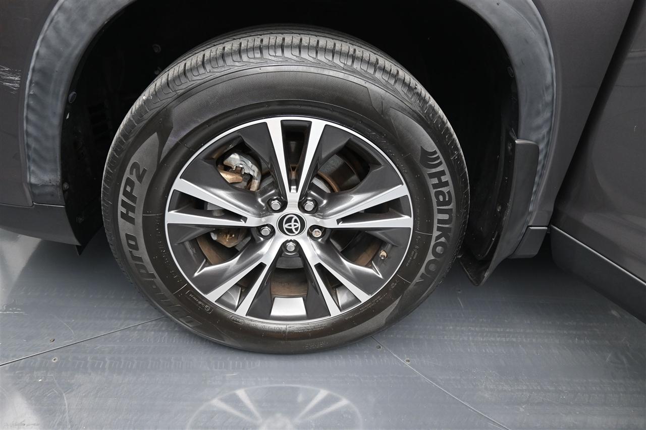 Toyota Highlander LE Plus AWD V6 2019