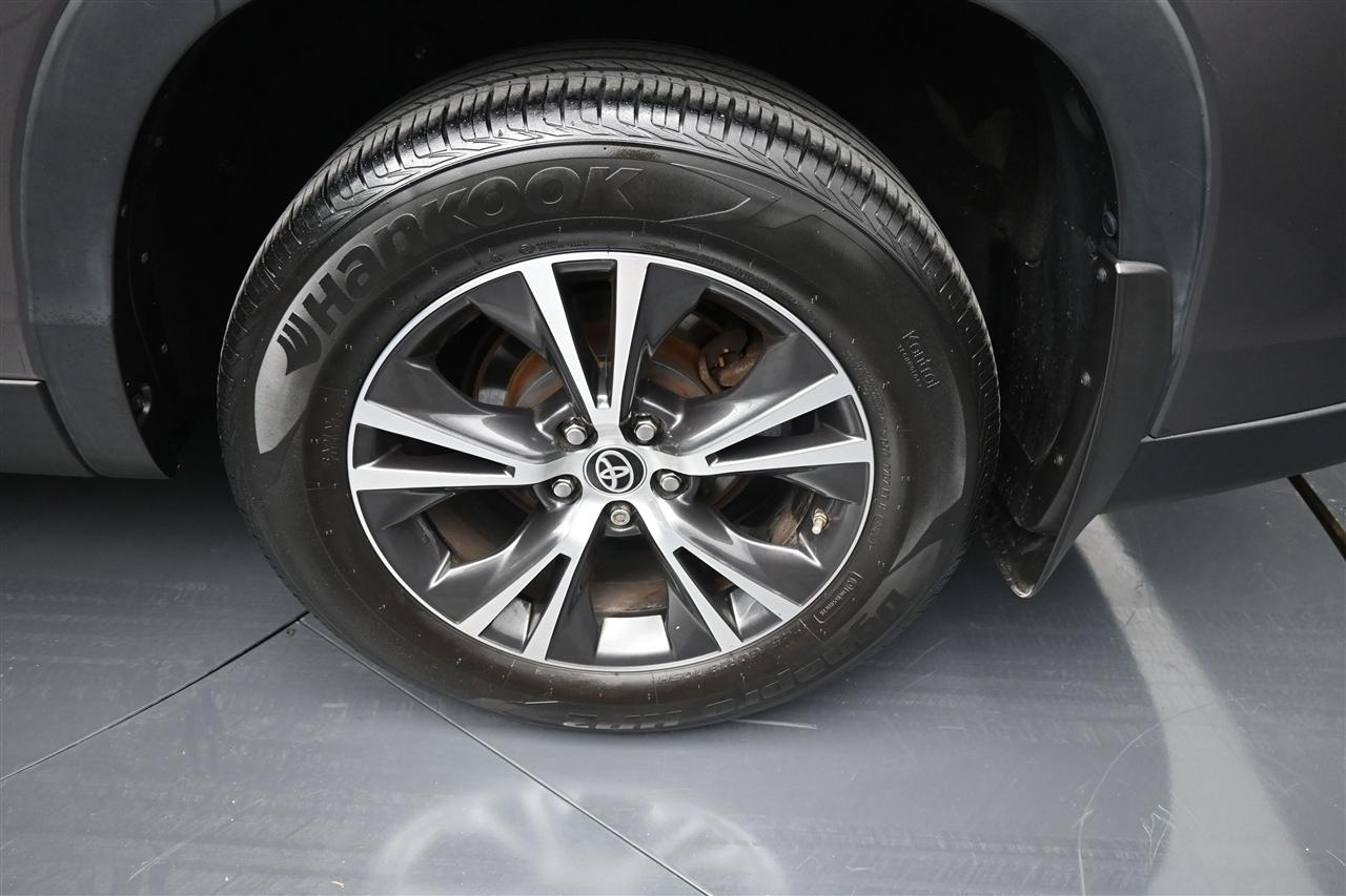 Toyota Highlander LE Plus AWD V6 2019