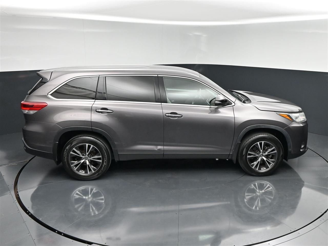 Toyota Highlander LE Plus AWD V6 2019