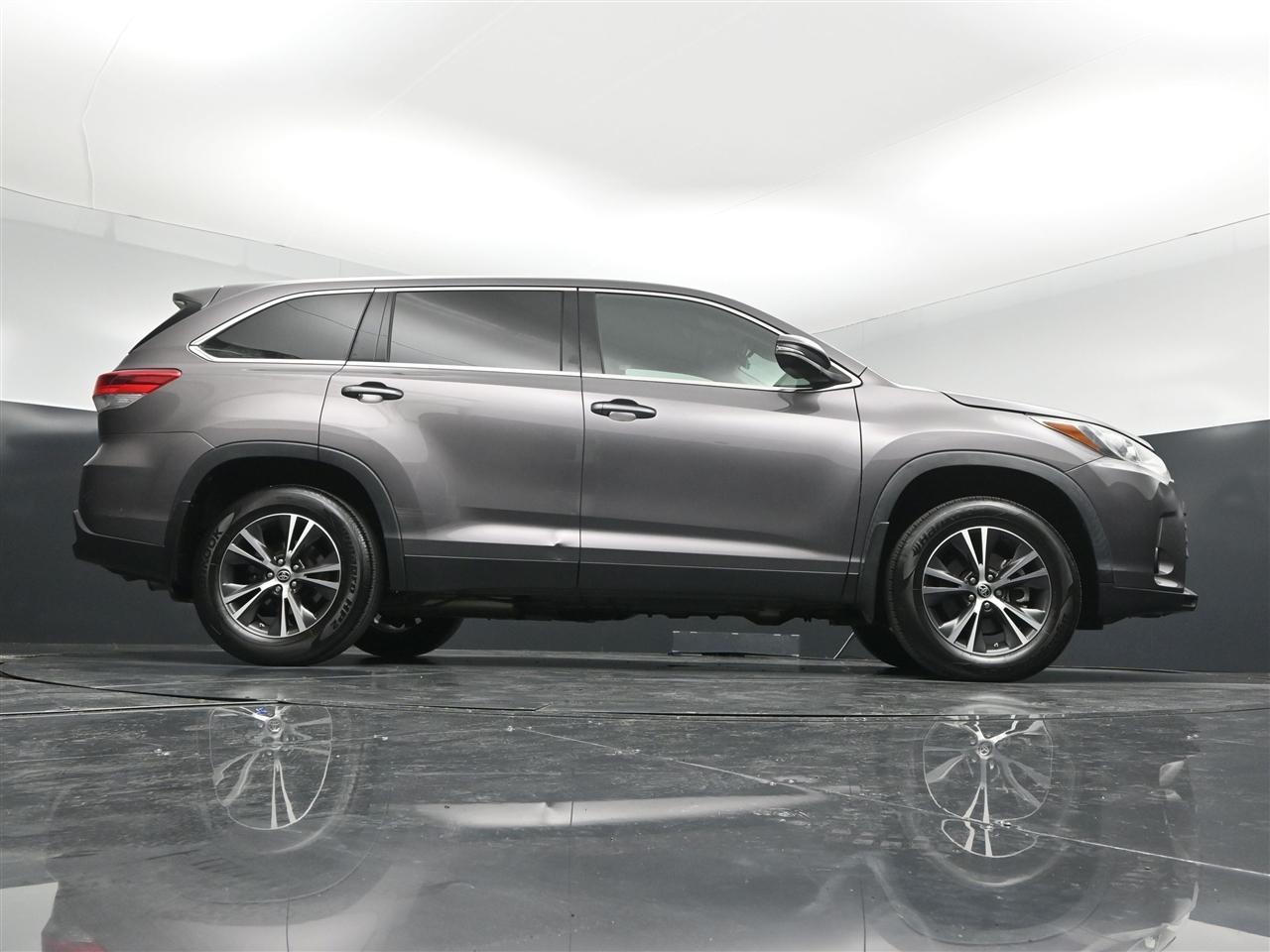 Toyota Highlander LE Plus AWD V6 2019