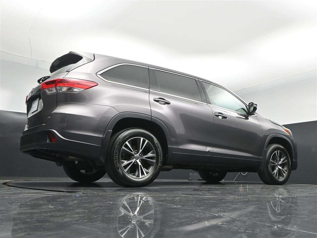 Toyota Highlander LE Plus AWD V6 2019