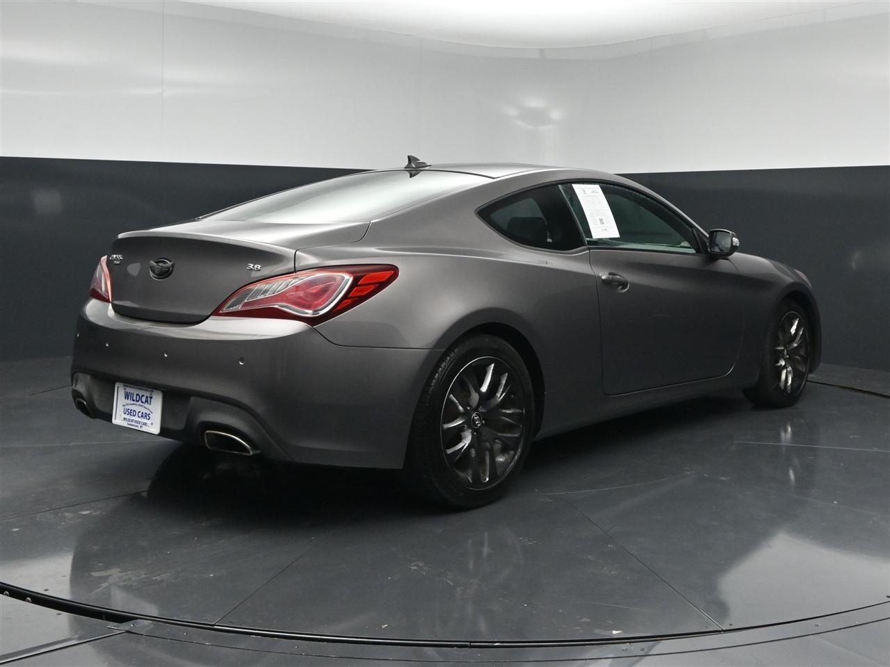 Hyundai Genesis Coupe 3.8 Grand Touring Auto 2013