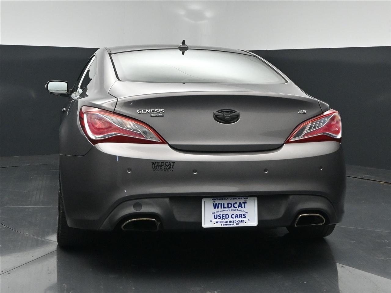 Hyundai Genesis Coupe 3.8 Grand Touring Auto 2013