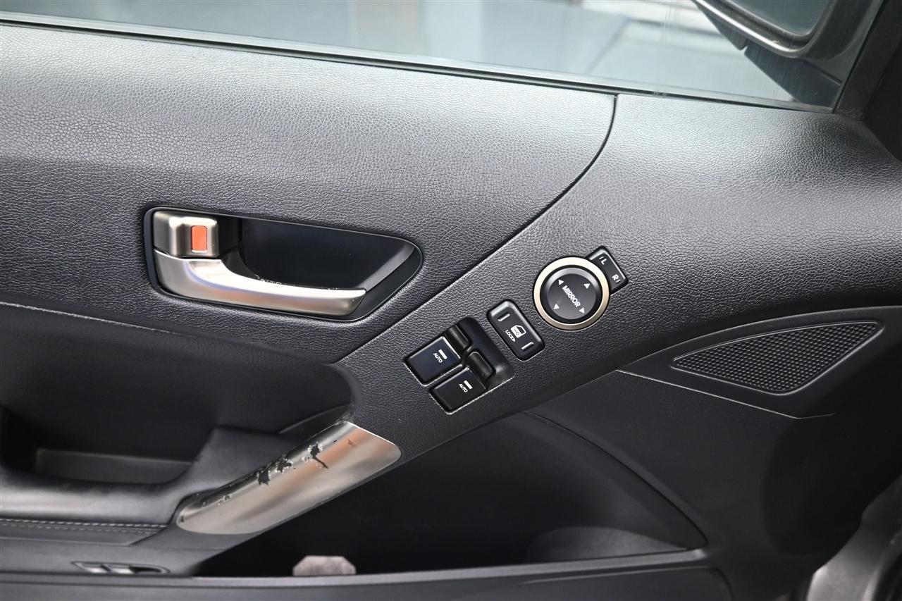 Hyundai Genesis Coupe 3.8 Grand Touring Auto 2013
