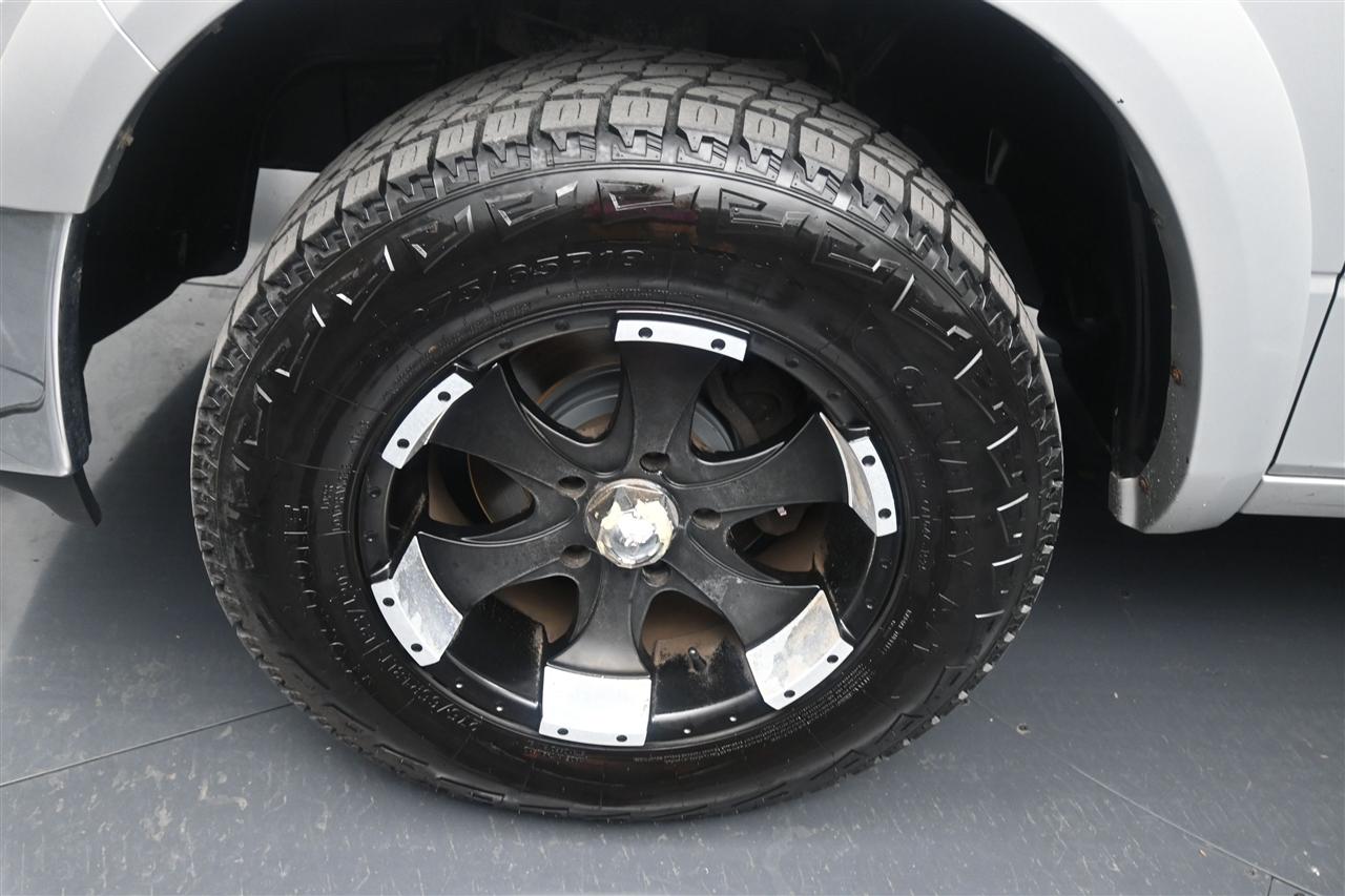 RAM 1500 SLT Crew Cab SWB 4WD 2013