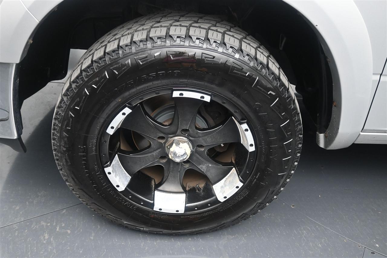 RAM 1500 SLT Crew Cab SWB 4WD 2013
