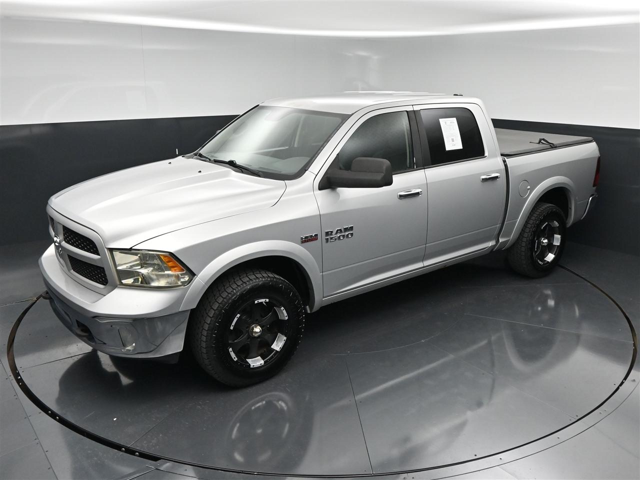 RAM 1500 SLT Crew Cab SWB 4WD 2013