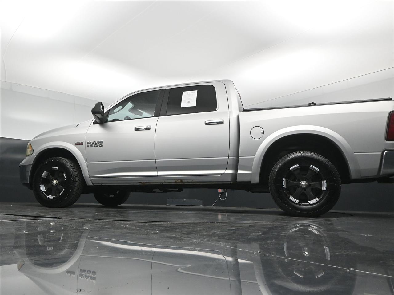 RAM 1500 SLT Crew Cab SWB 4WD 2013