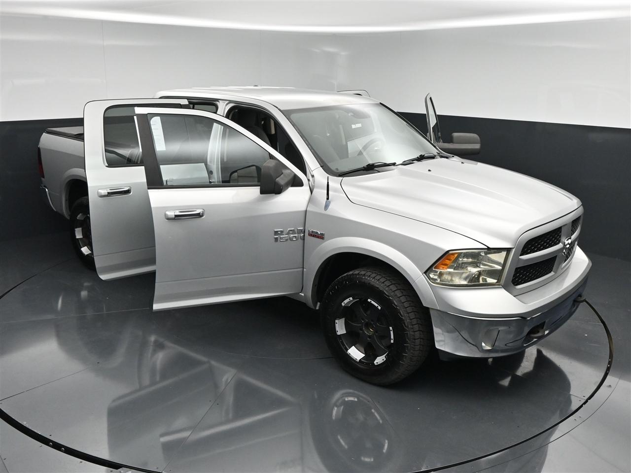 RAM 1500 SLT Crew Cab SWB 4WD 2013