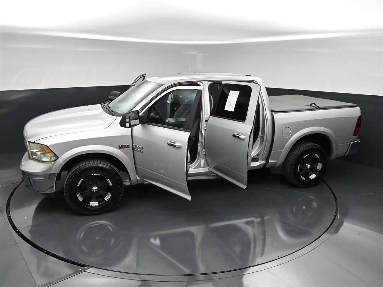 RAM 1500 SLT Crew Cab SWB 4WD 2013