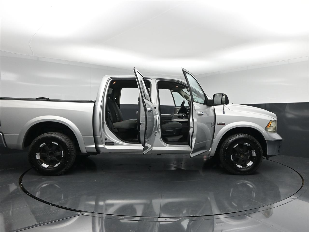 RAM 1500 SLT Crew Cab SWB 4WD 2013