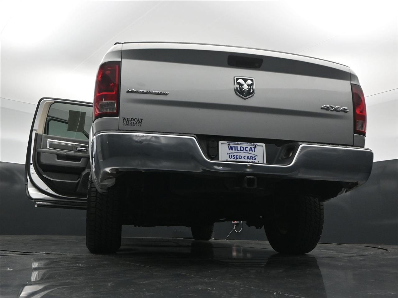 RAM 1500 SLT Crew Cab SWB 4WD 2013