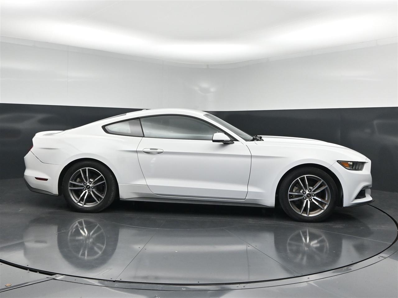 Ford Mustang EcoBoost Coupe 2016