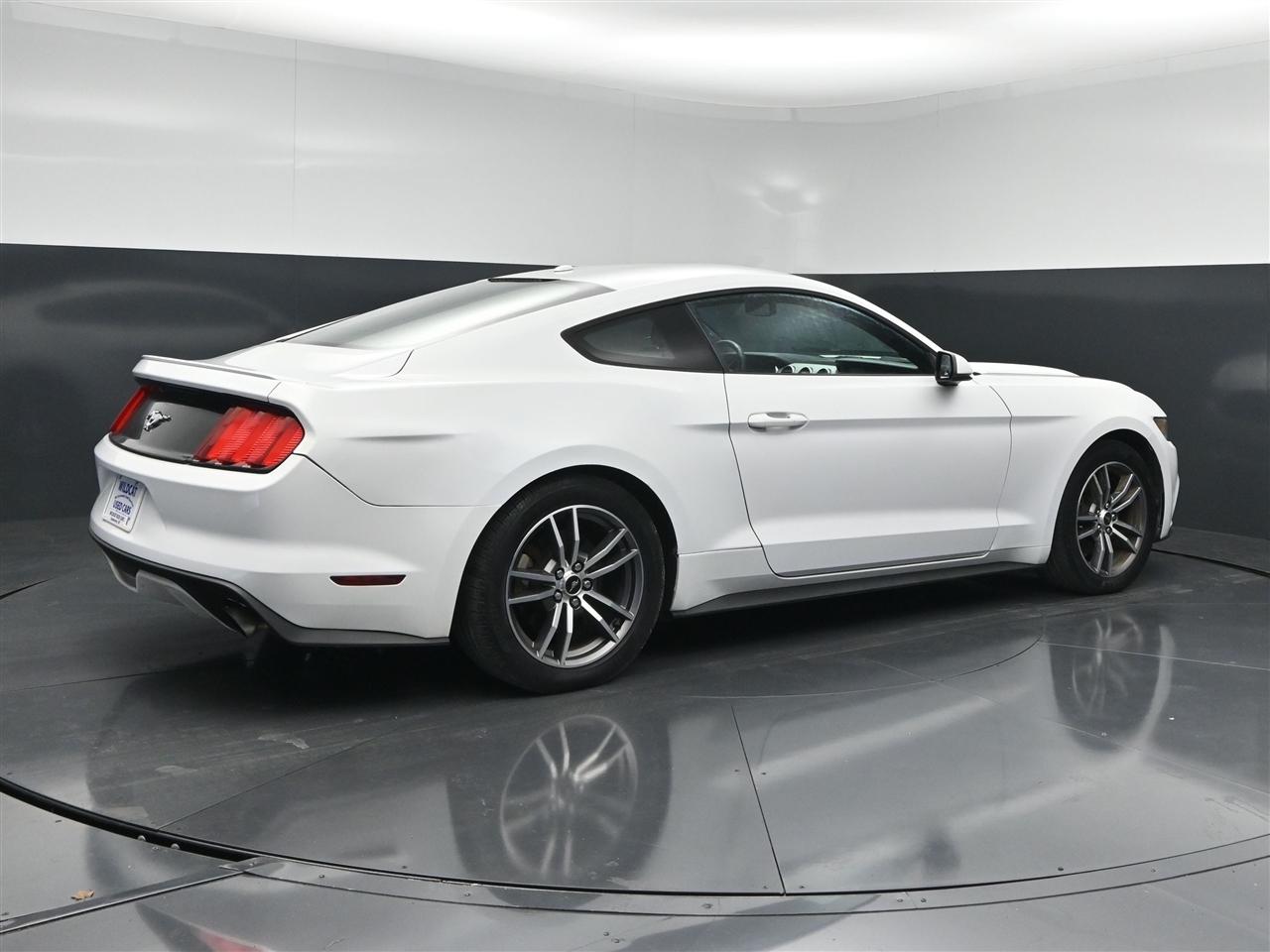 Ford Mustang EcoBoost Coupe 2016