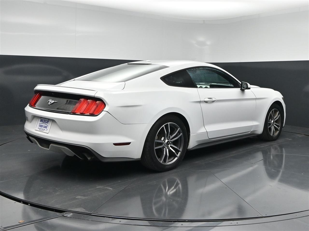 Ford Mustang EcoBoost Coupe 2016
