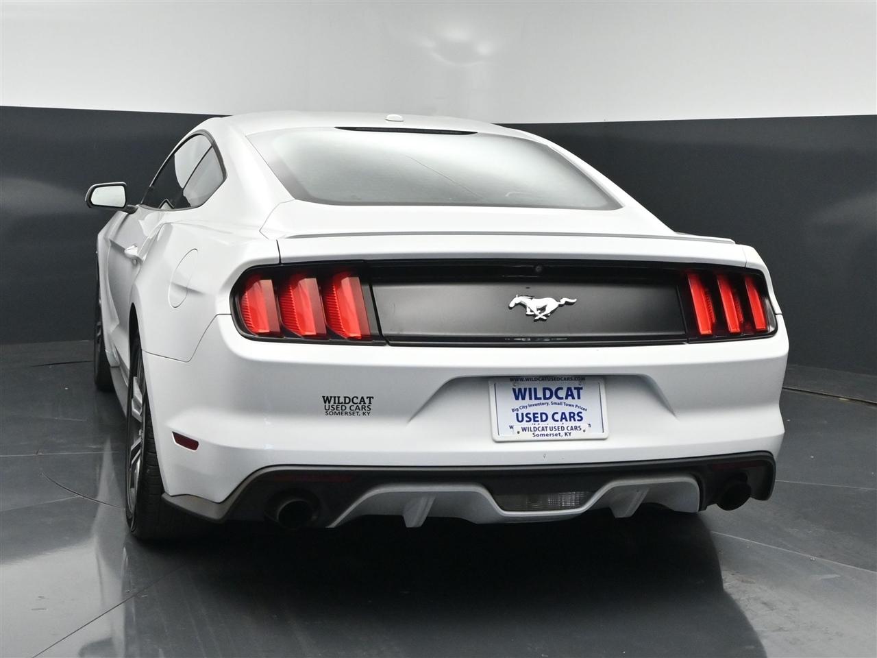 Ford Mustang EcoBoost Coupe 2016