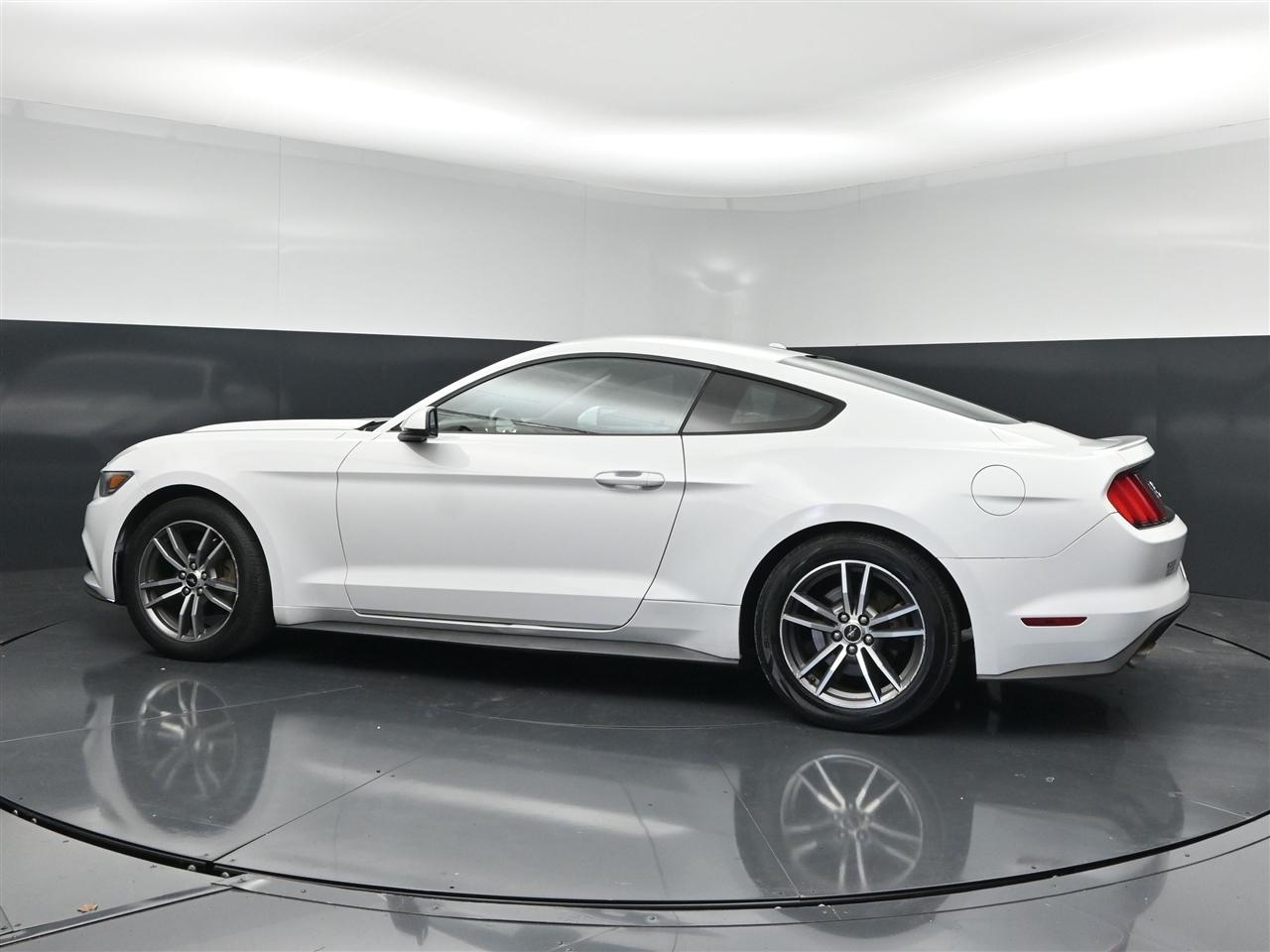 Ford Mustang EcoBoost Coupe 2016