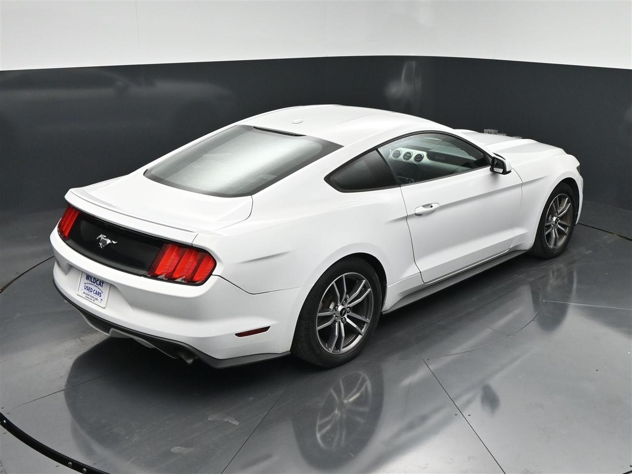 Ford Mustang EcoBoost Coupe 2016