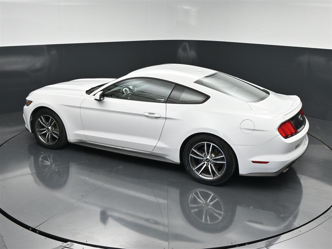 Ford Mustang EcoBoost Coupe 2016
