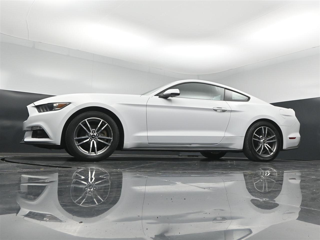 Ford Mustang EcoBoost Coupe 2016