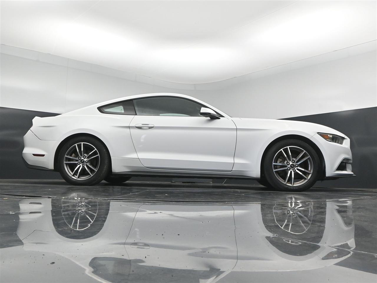 Ford Mustang EcoBoost Coupe 2016