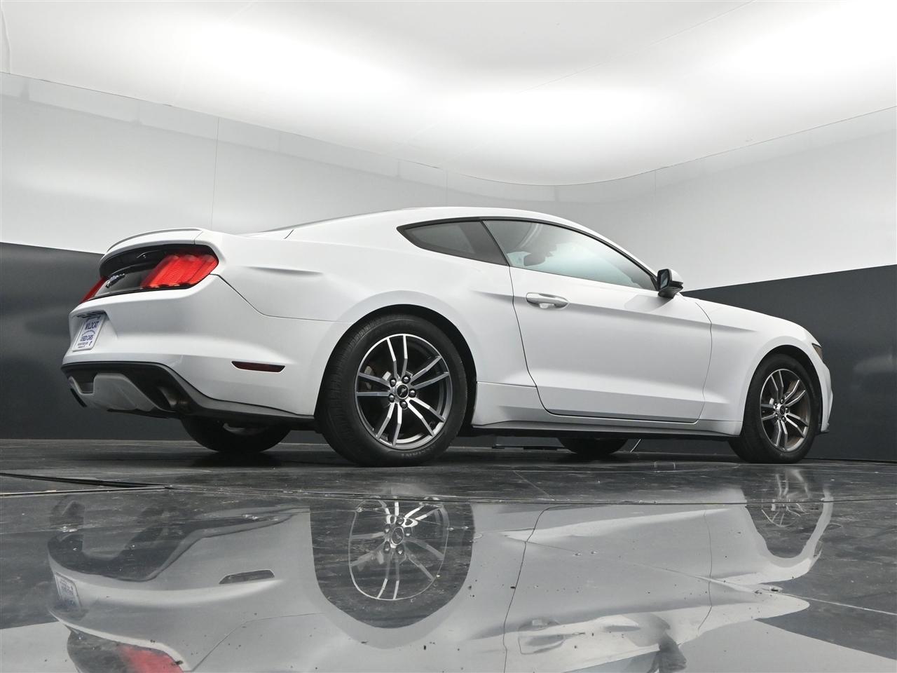 Ford Mustang EcoBoost Coupe 2016
