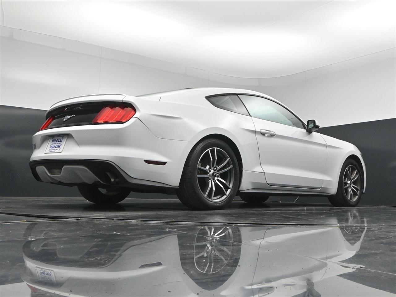 Ford Mustang EcoBoost Coupe 2016
