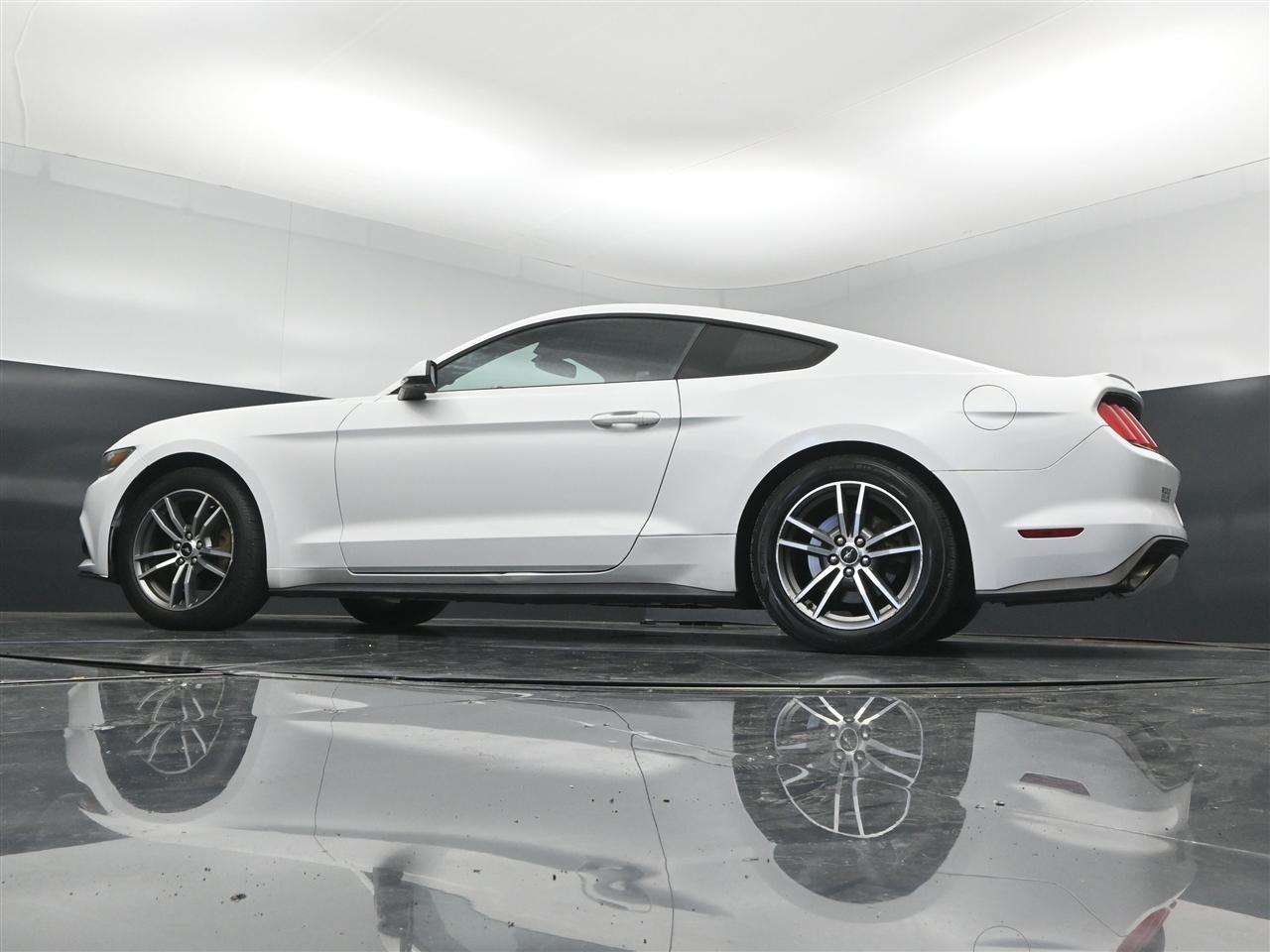 Ford Mustang EcoBoost Coupe 2016