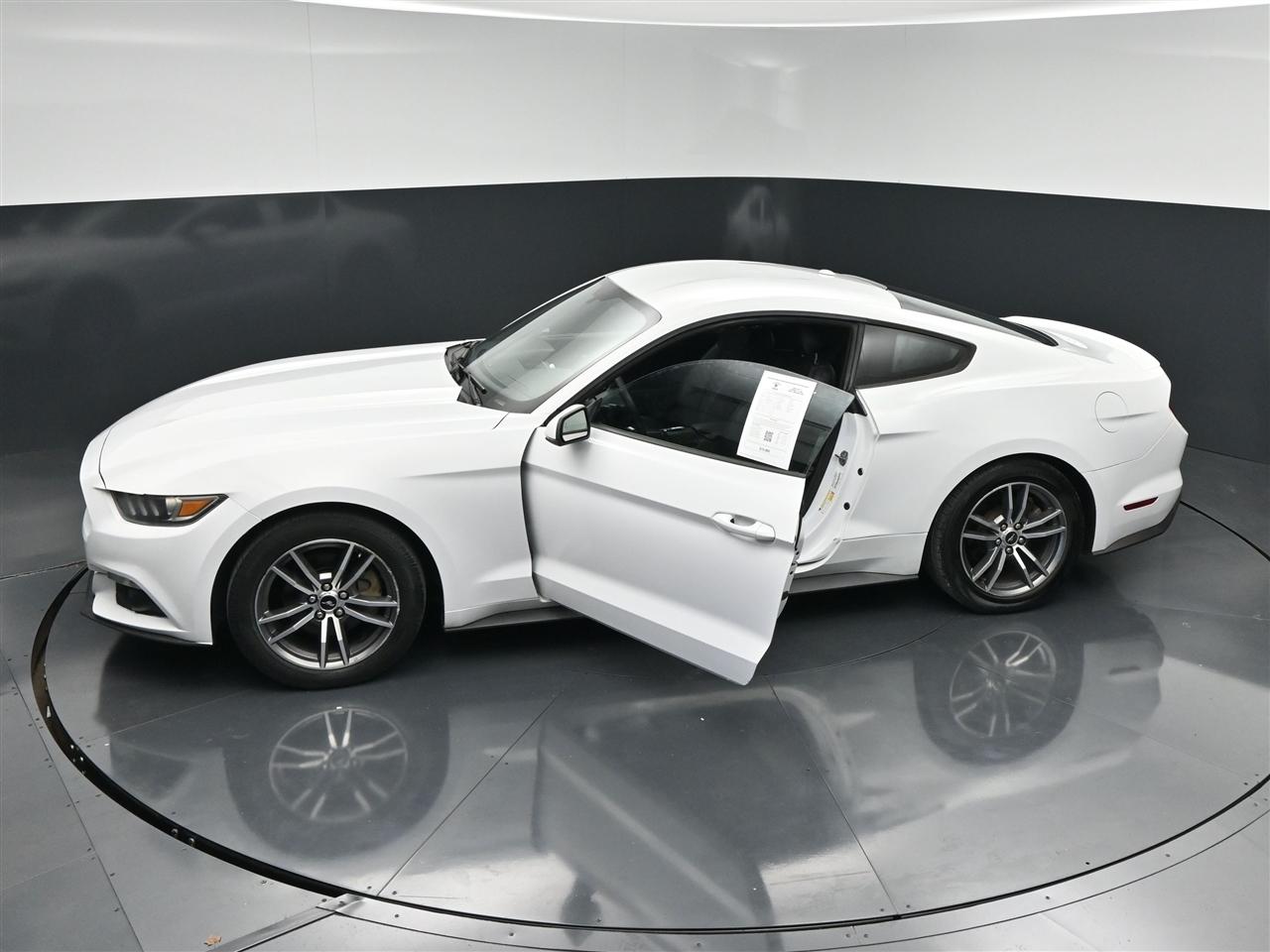 Ford Mustang EcoBoost Coupe 2016