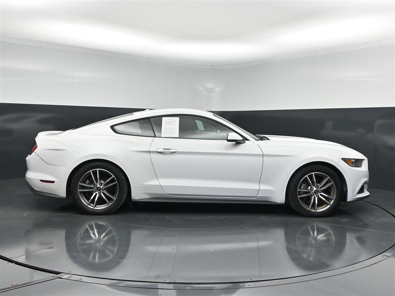 Ford Mustang EcoBoost Coupe 2016